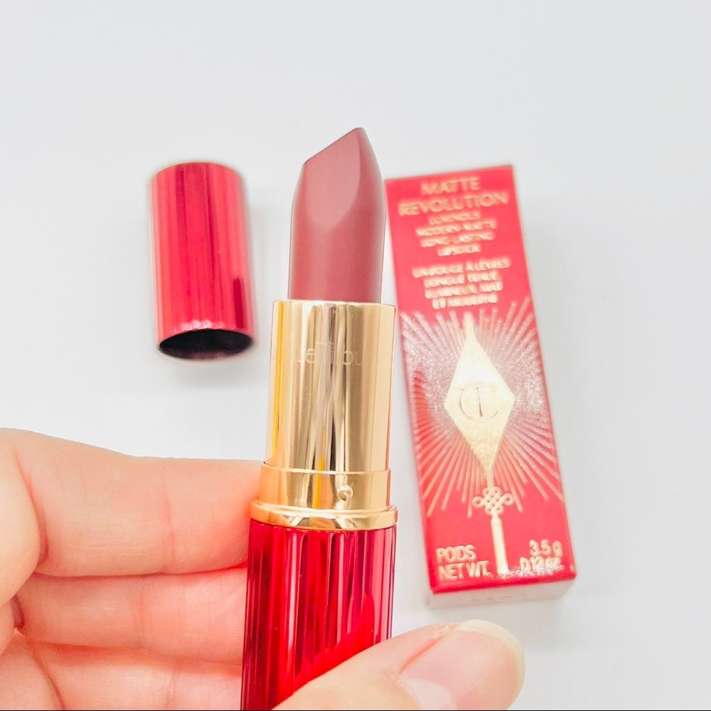 Charlotte Tilbury Matte Revolution Lipstick limited Edition Magic Red